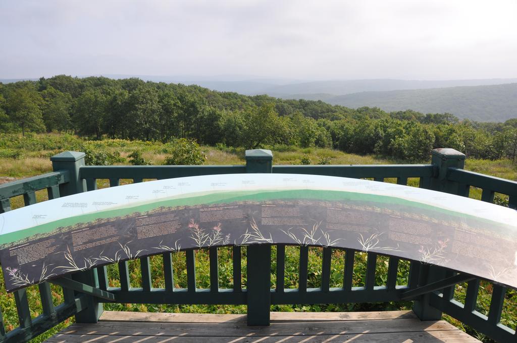 Shepherd Mountain Inn & Suites Pilot Knob Phòng bức ảnh