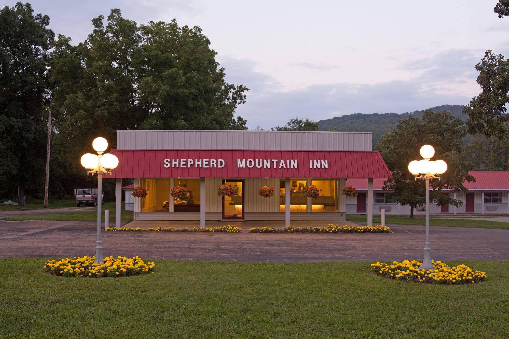Shepherd Mountain Inn & Suites Pilot Knob Ngoại thất bức ảnh