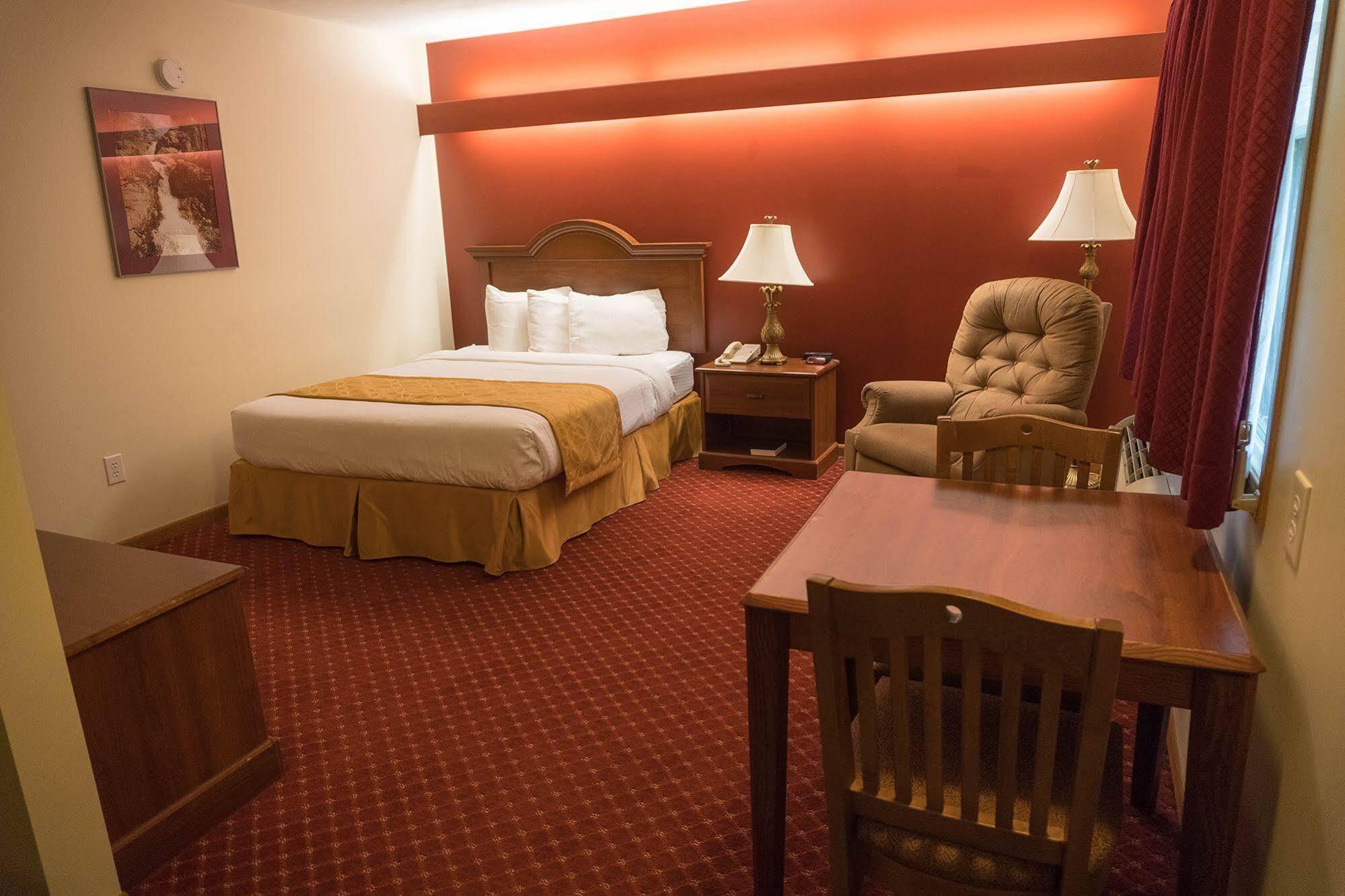 Shepherd Mountain Inn & Suites Pilot Knob Ngoại thất bức ảnh